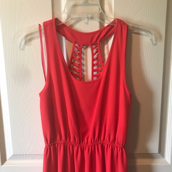 Red maxi dress with detailed back size small - Picture 3 of 5